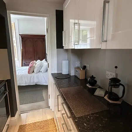 Apartament Coronation Road *